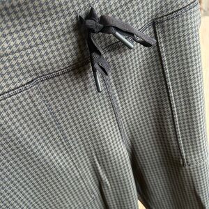 Aerie Black and Gray Patterned Leggings